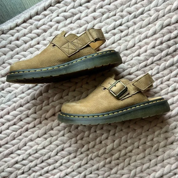 Dr. Martens Tan Leather Mules Comfortable Clogs - Picture 2 of 3